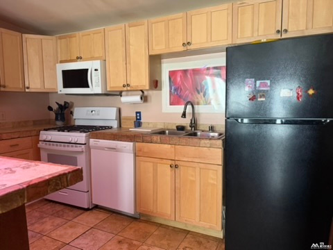 1123 Grand Ave photo 9