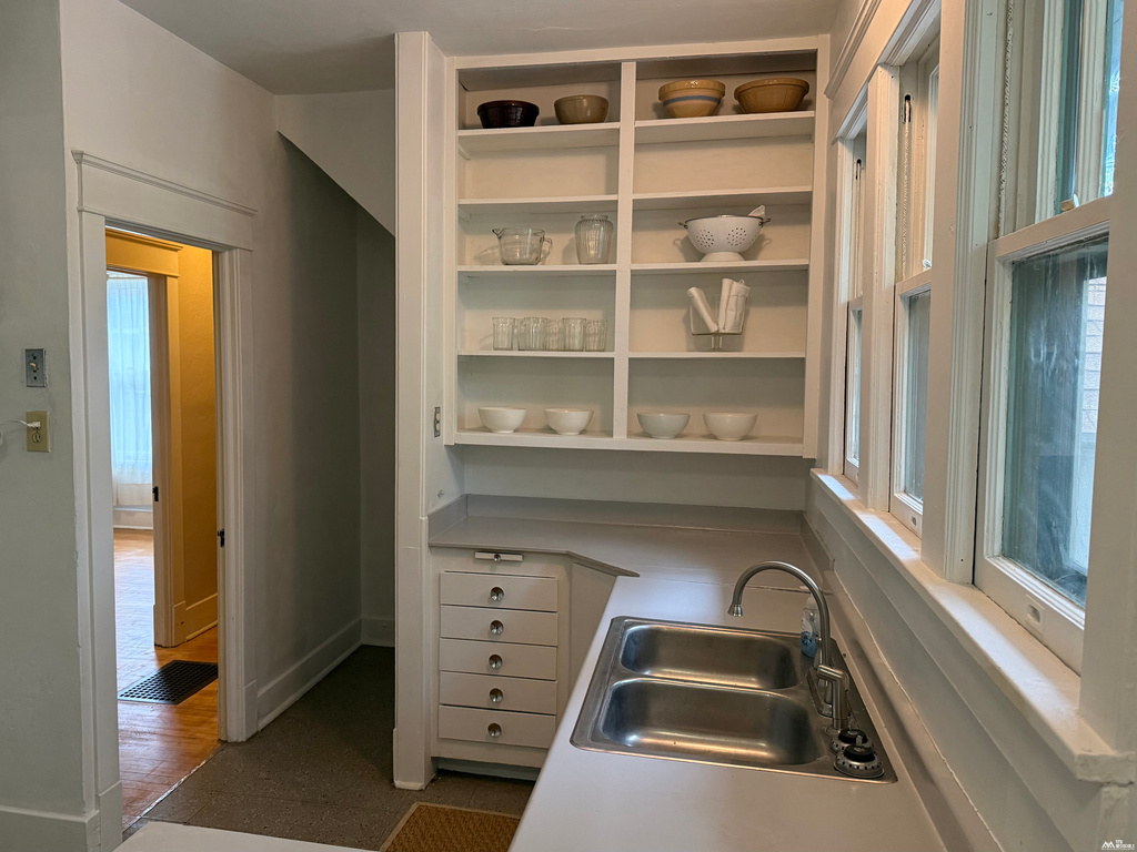 5 bed, 1 bath, 2,942 sq ft home for sale at 1020 Eighth St, Las Vegas, NM — photo 10 of 24