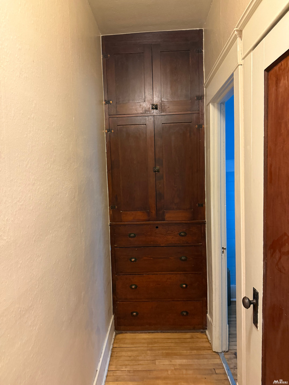 5 bed, 1 bath, 2,942 sq ft home for sale at 1020 Eighth St, Las Vegas, NM — photo 15 of 24