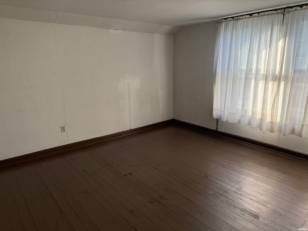 5 bed, 1 bath, 2,942 sq ft home for sale at 1020 Eighth St, Las Vegas, NM — photo 17 of 24