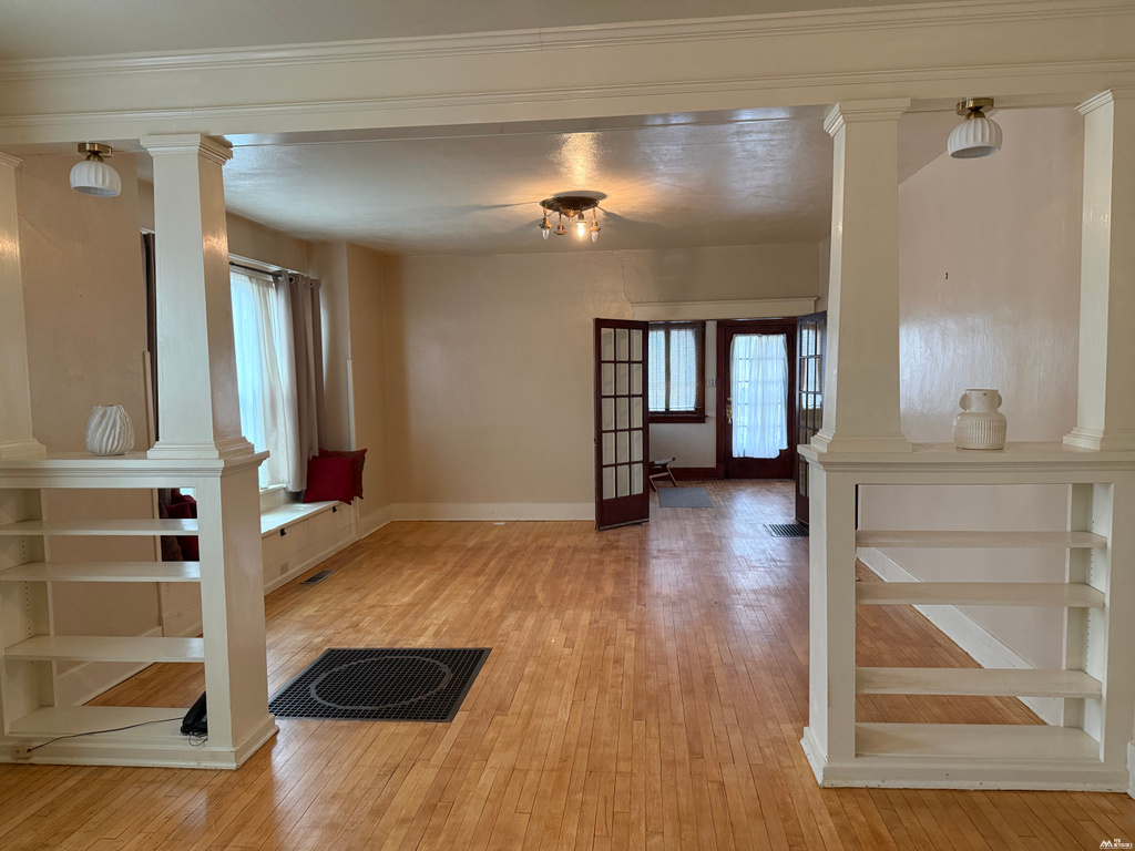 5 bed, 1 bath, 2,942 sq ft home for sale at 1020 Eighth St, Las Vegas, NM — photo 5 of 24