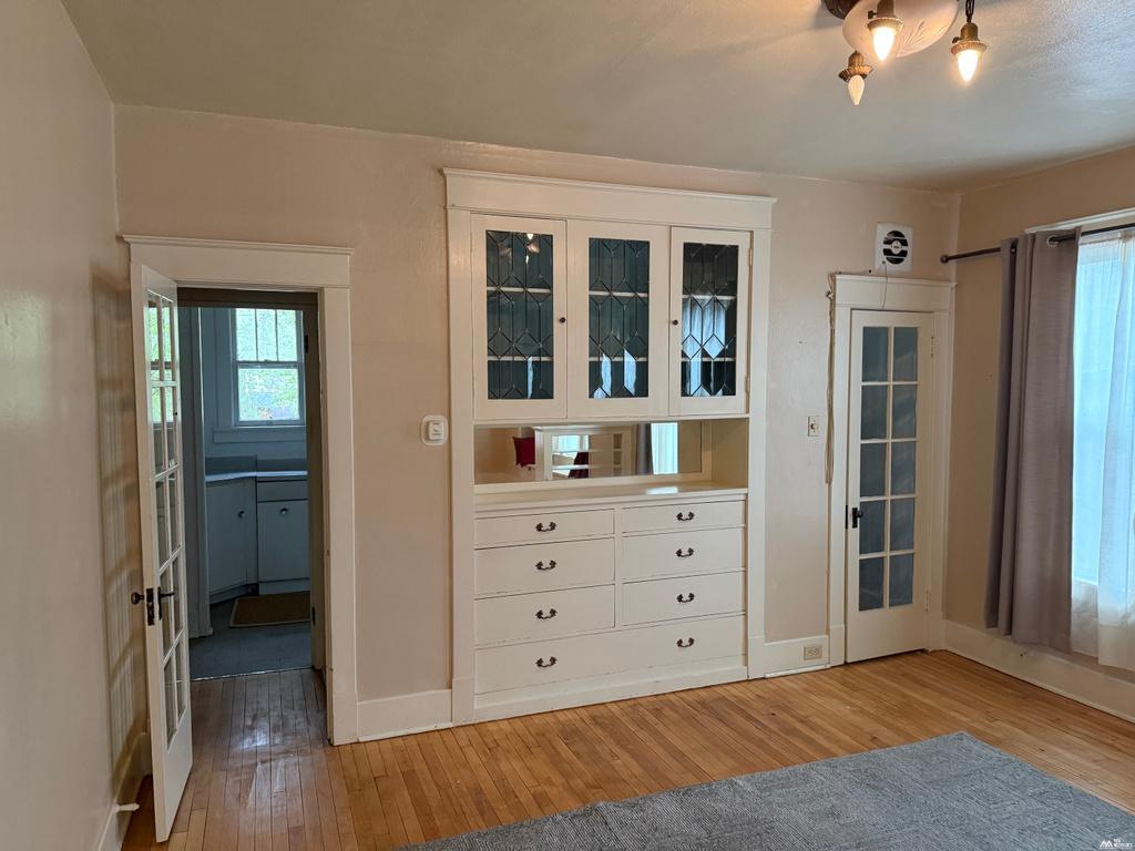 5 bed, 1 bath, 2,942 sq ft home for sale at 1020 Eighth St, Las Vegas, NM — photo 4 of 24
