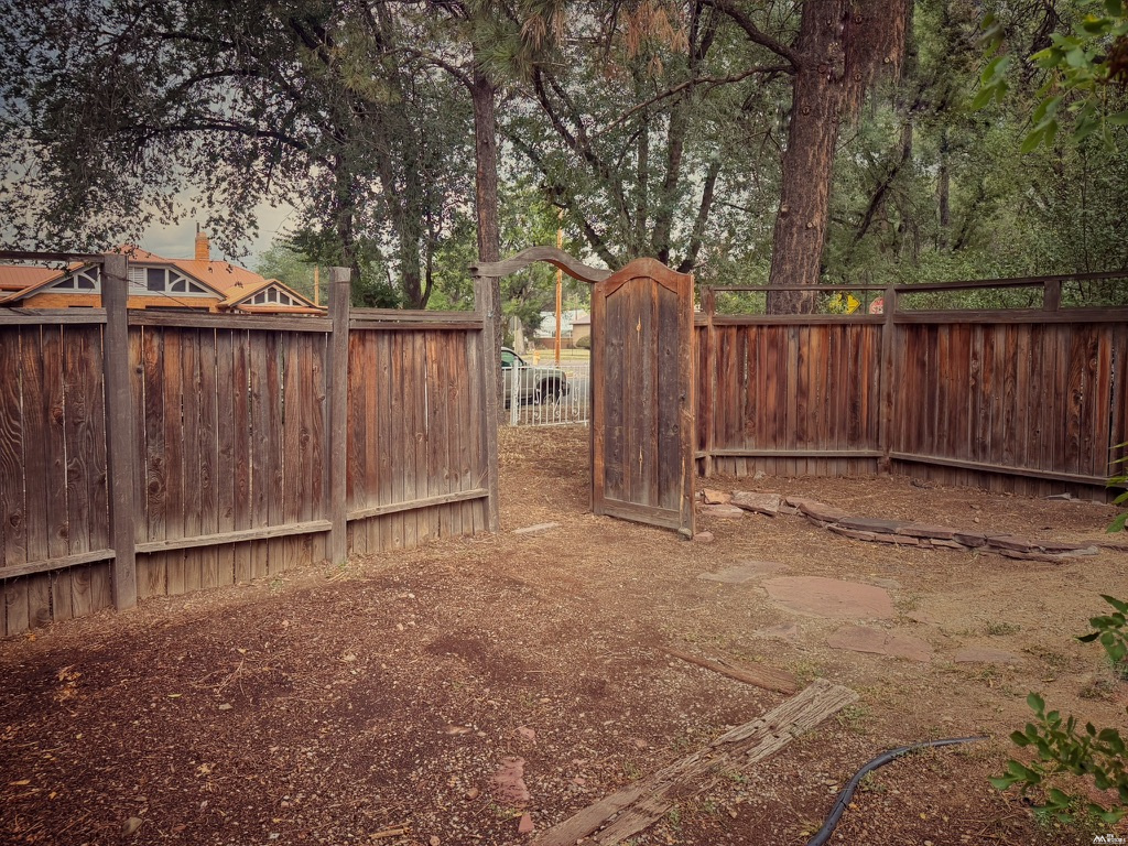 3 bed, 2 bath, 1,700 sq ft, 0.16 acres home for sale at 521 Friedman Ave, Las Vegas, NM — photo 24 of 24