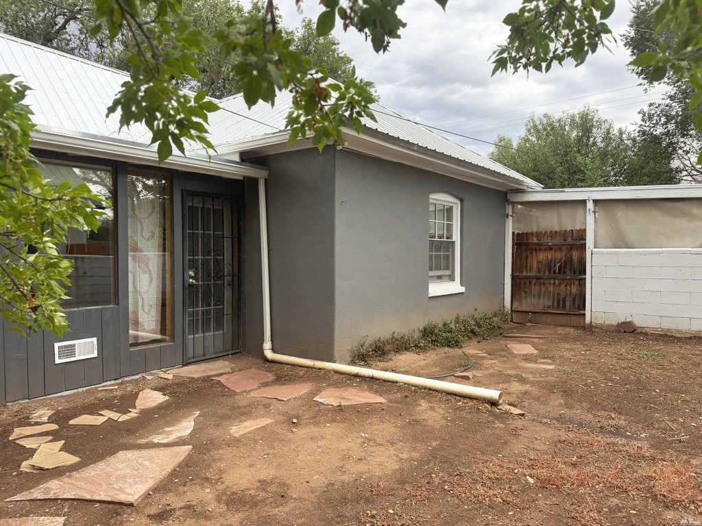 3 bed, 2 bath, 1,700 sq ft, 0.16 acres home for sale at 521 Friedman Ave, Las Vegas, NM — photo 22 of 24