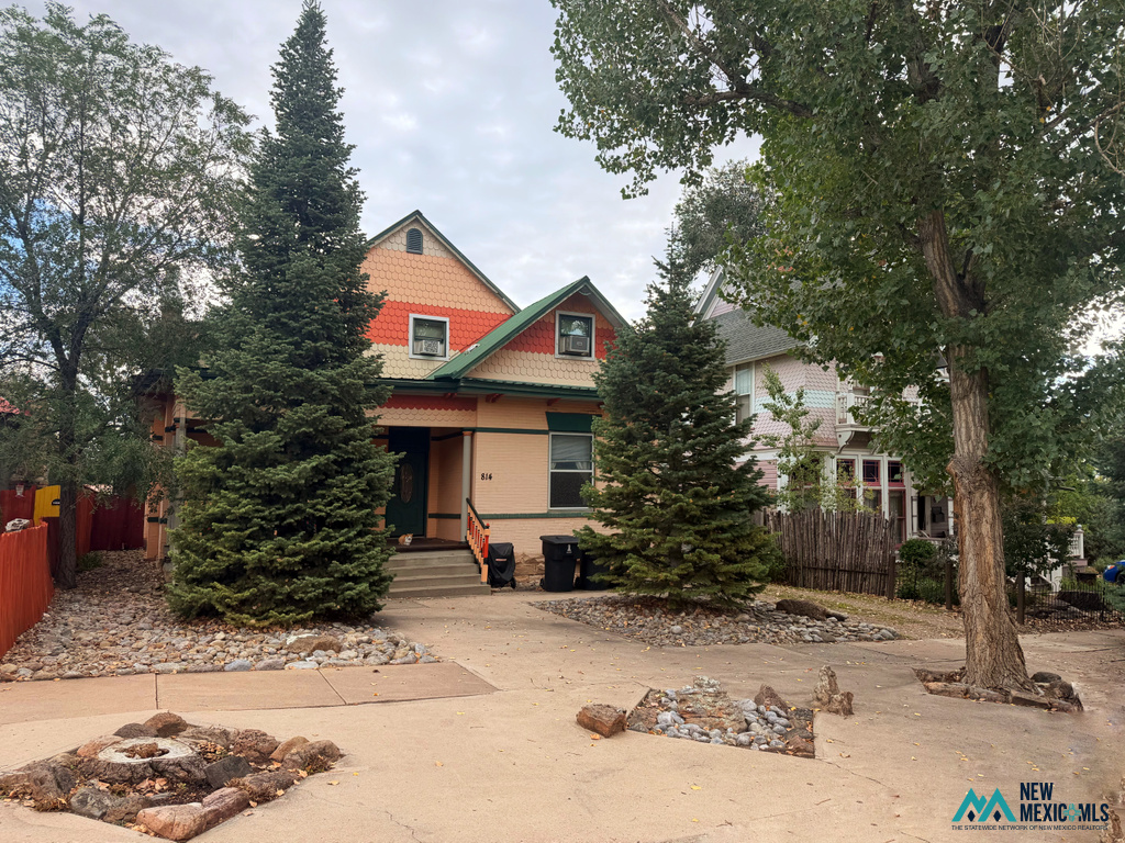 3,600 sq ft, 0.16 acres home for sale at 814 Fifth St, Las Vegas, NM — photo 1 of 46