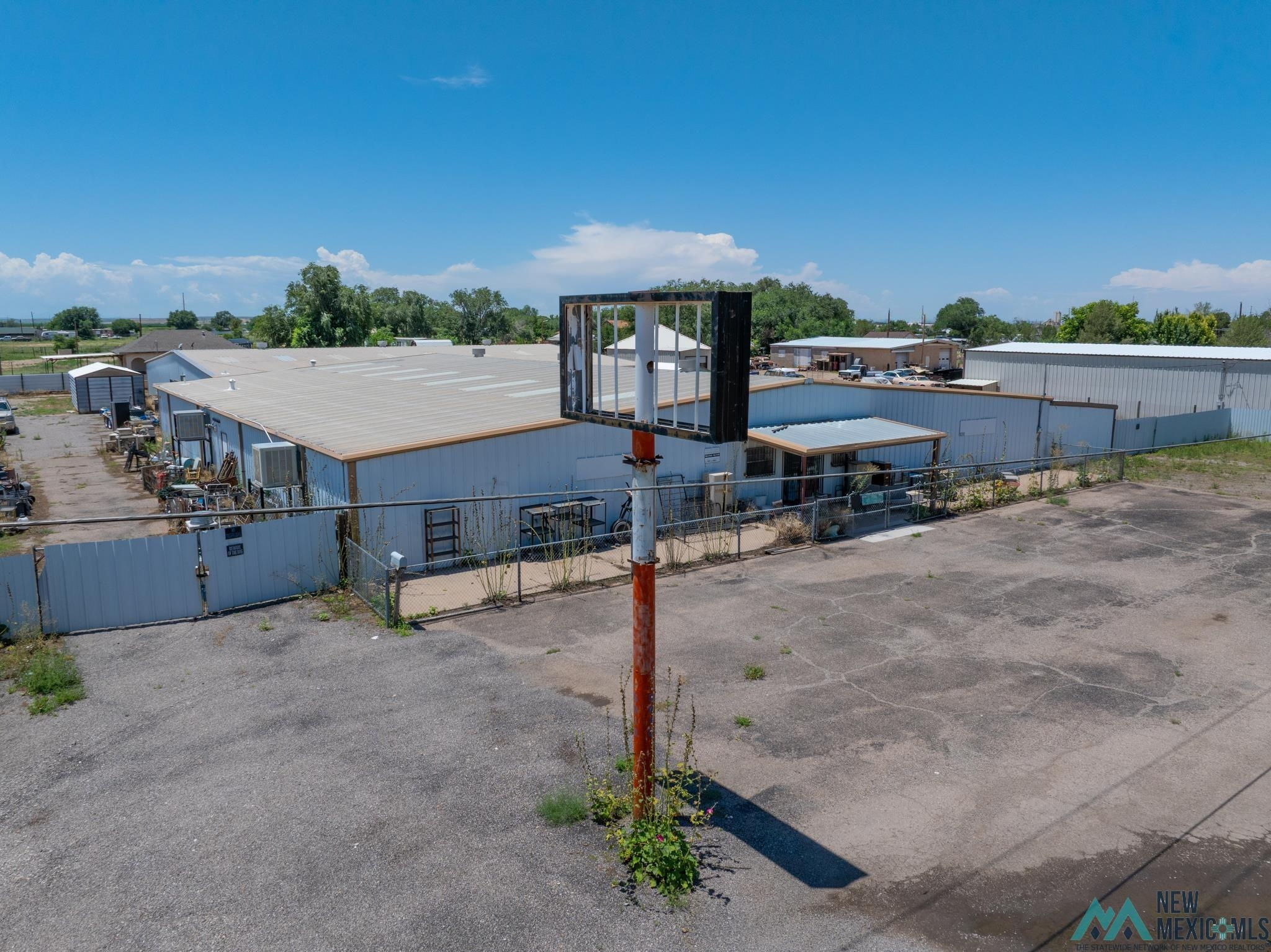 5010 S Main ST — photo 2