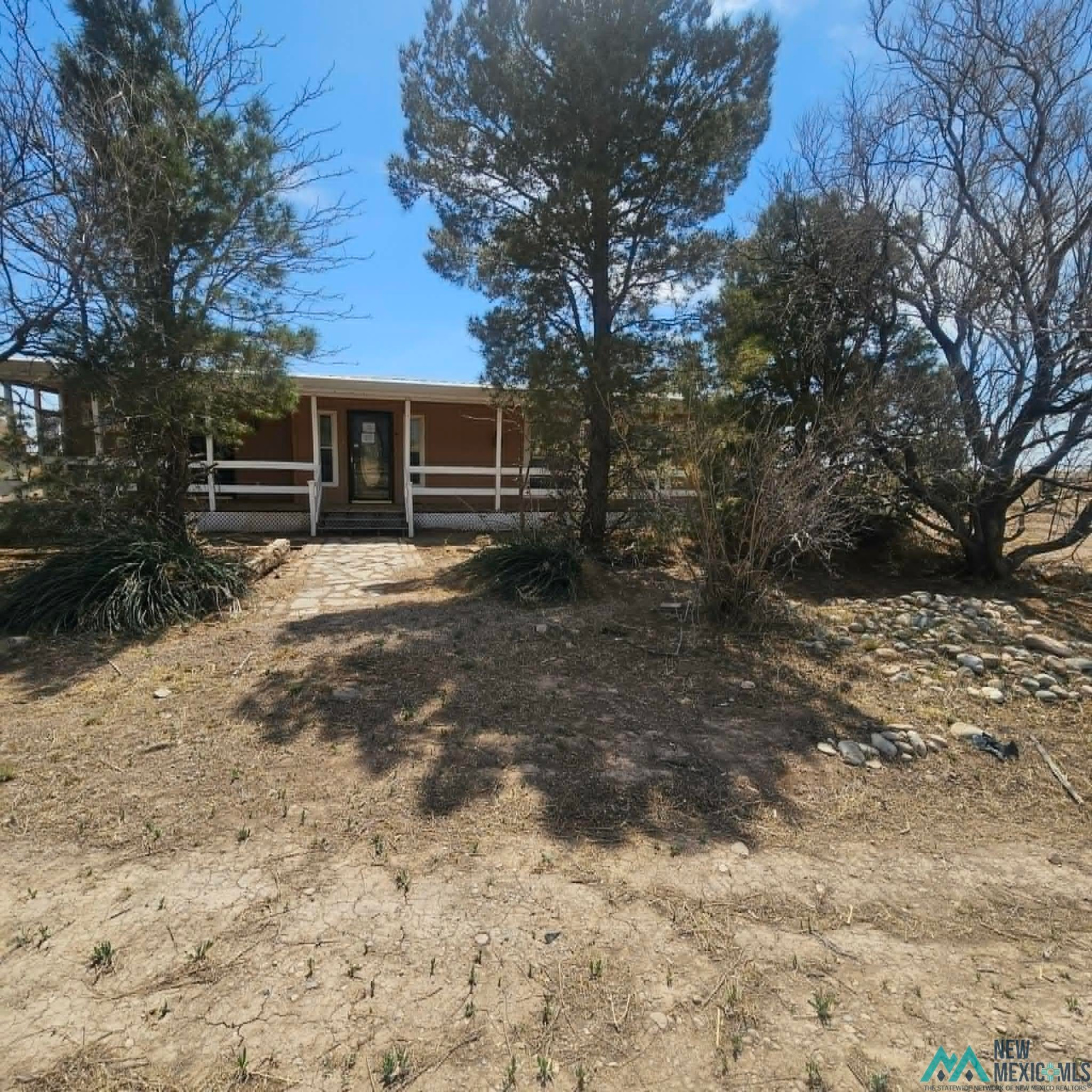 230 W ORCHARD PARK Rd — exterior