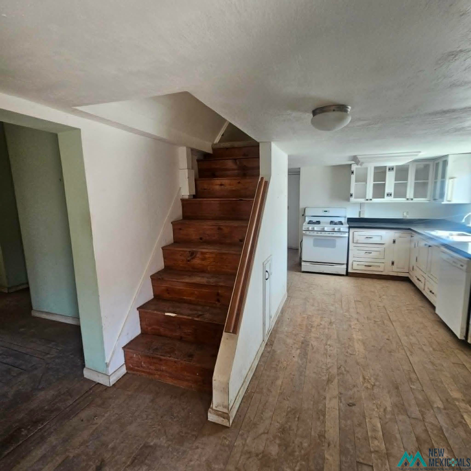 230 W ORCHARD PARK Rd — photo 2
