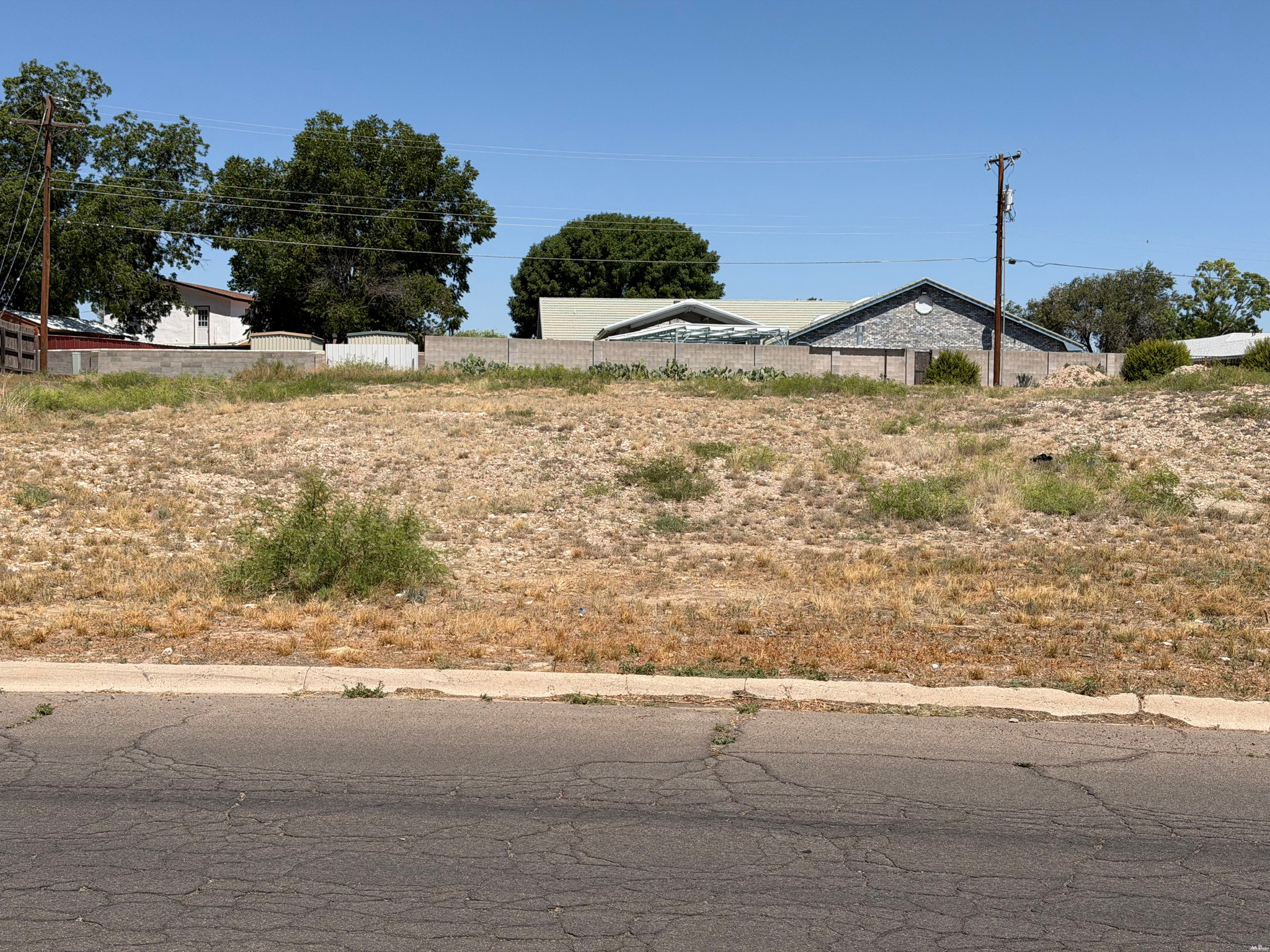 3100 RIVERSIDE DR. — photo 2