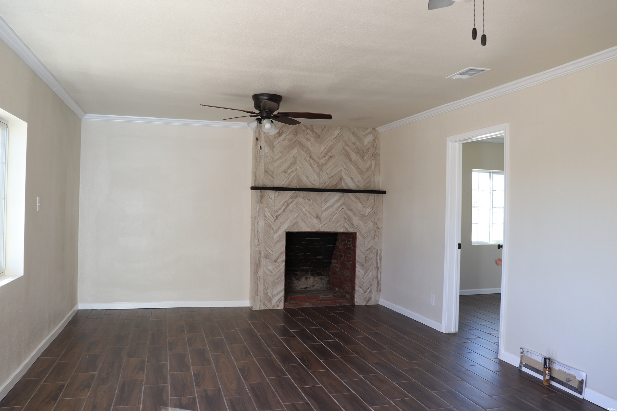 509 W 16TH ST — photo 2