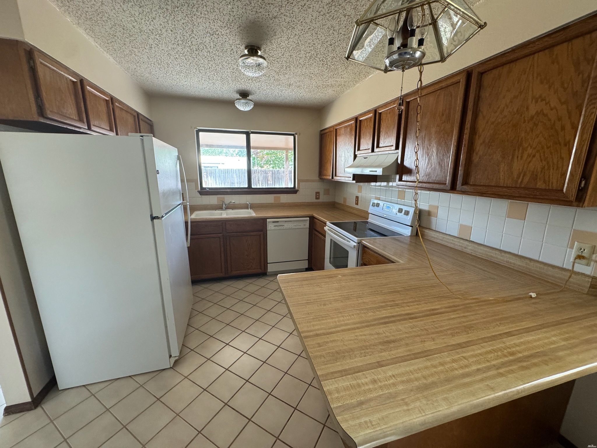 831 AGATE RD — photo 5