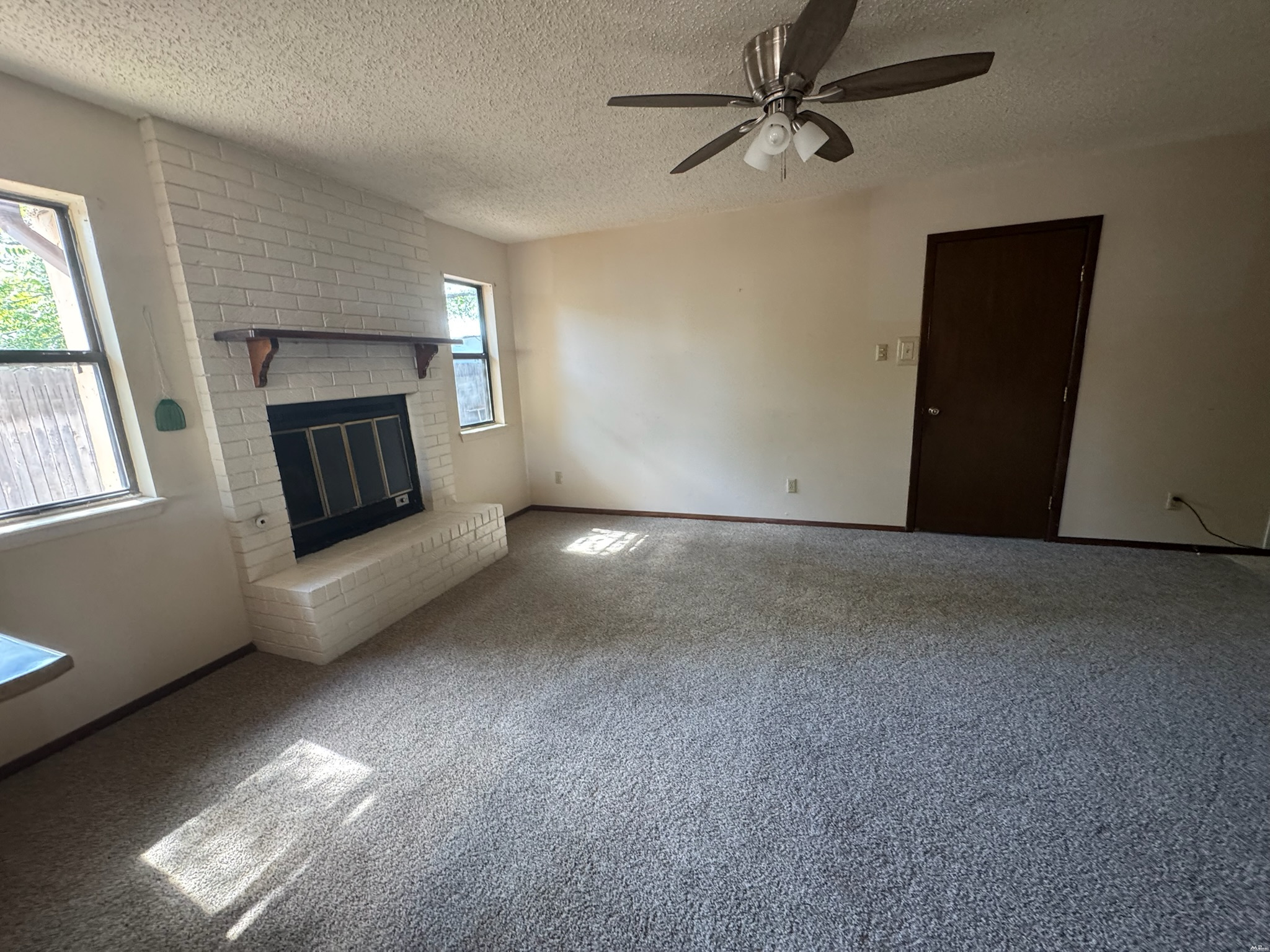 831 AGATE RD — photo 4