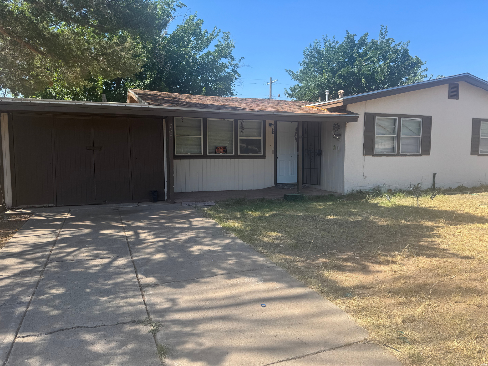700 S HEIGHTS DR — exterior