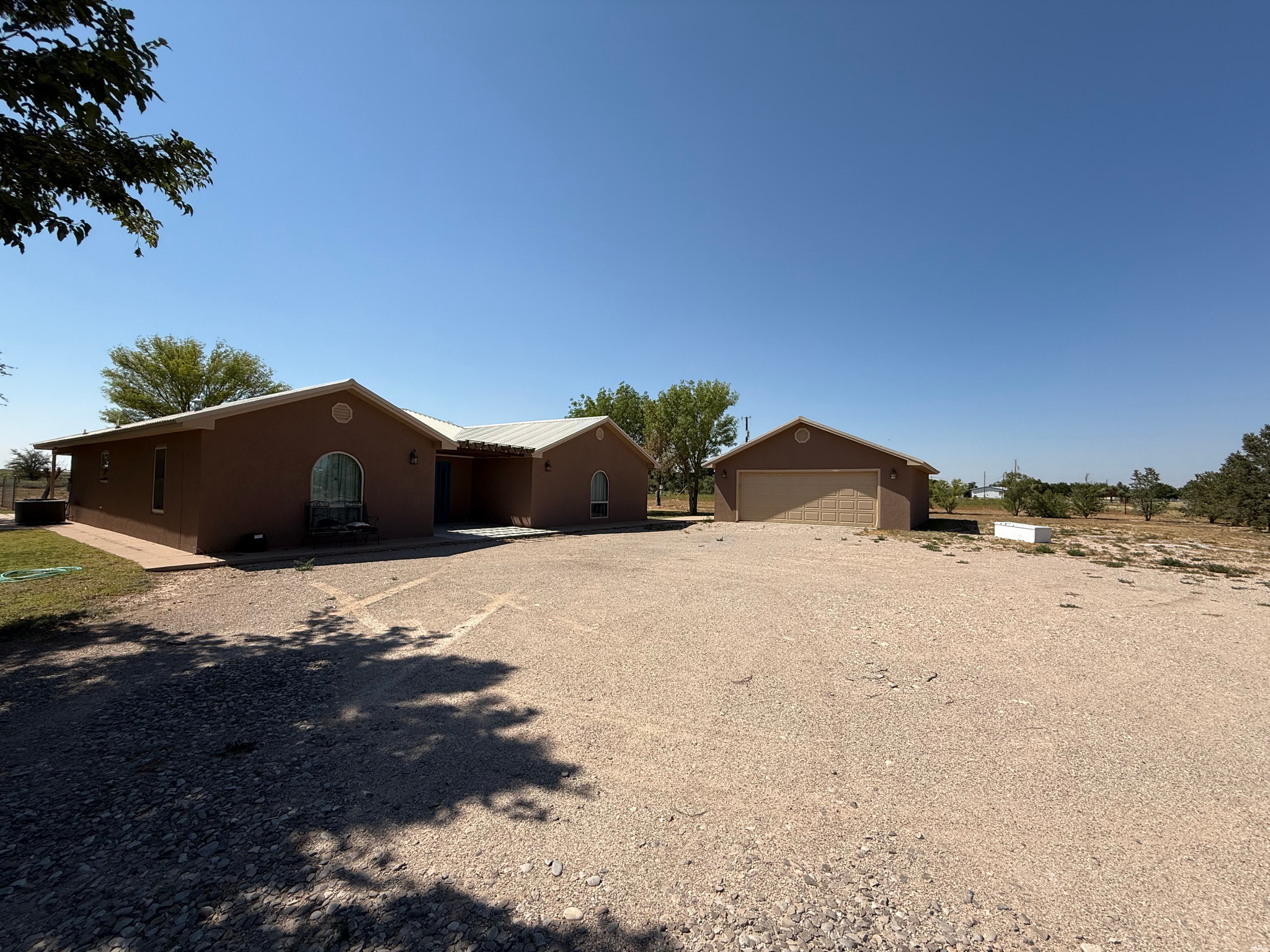 625 N THIRTEENTH RURAL St — exterior