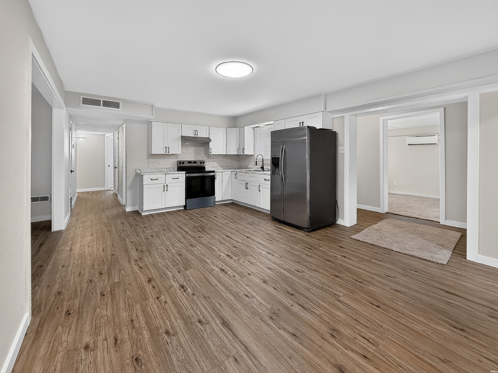 716 S CEDAR AVE — photo 5