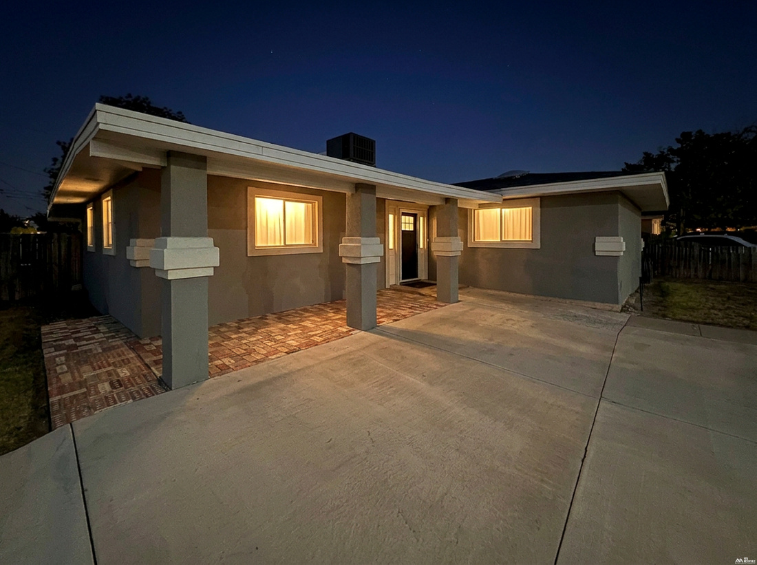 405 FIR AVE — photo 3