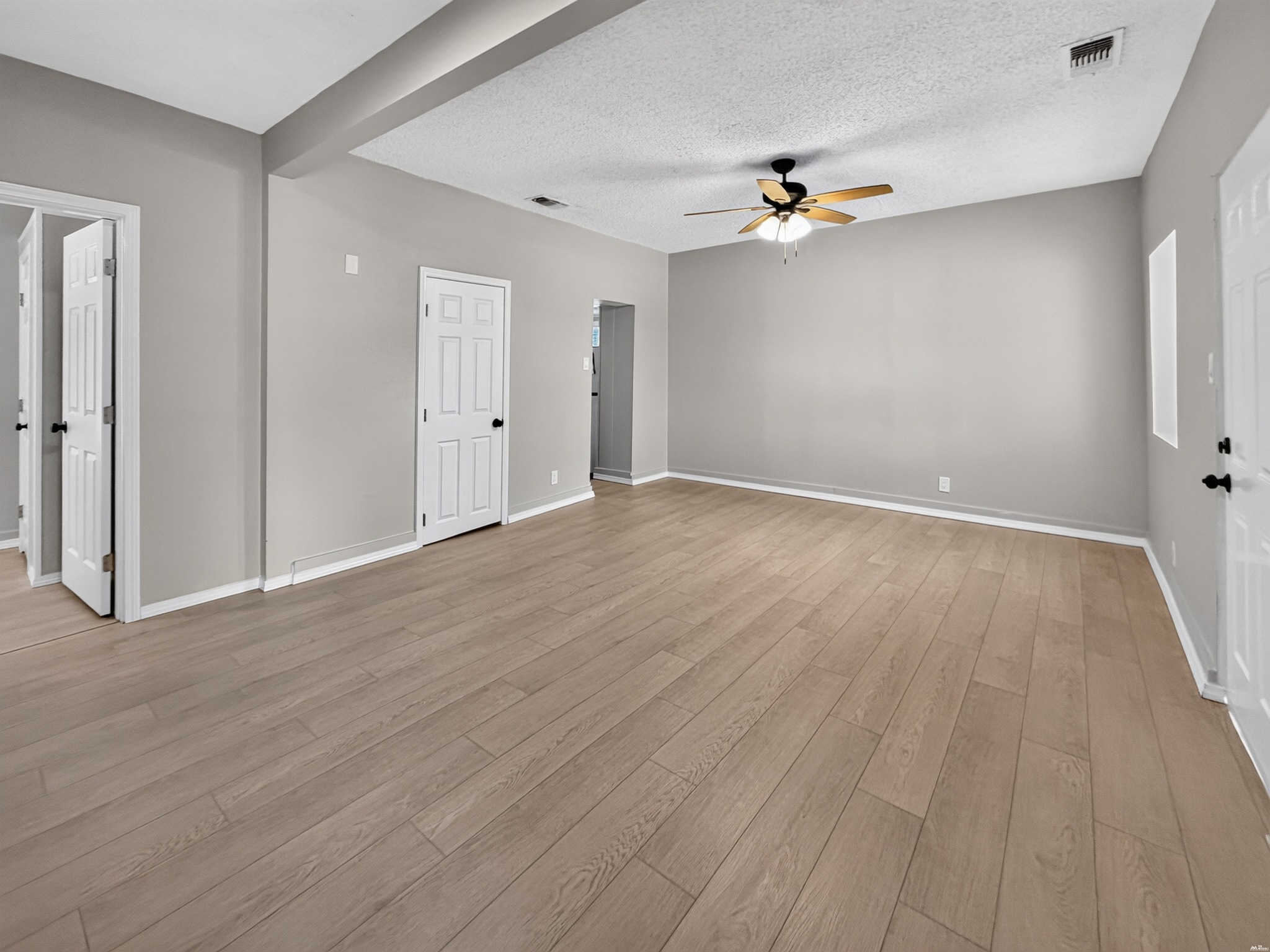 109 S LEA Ave — photo 5