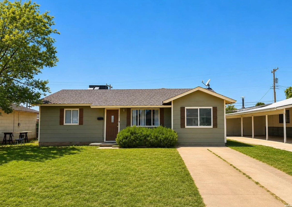 1121 N LLANO — exterior