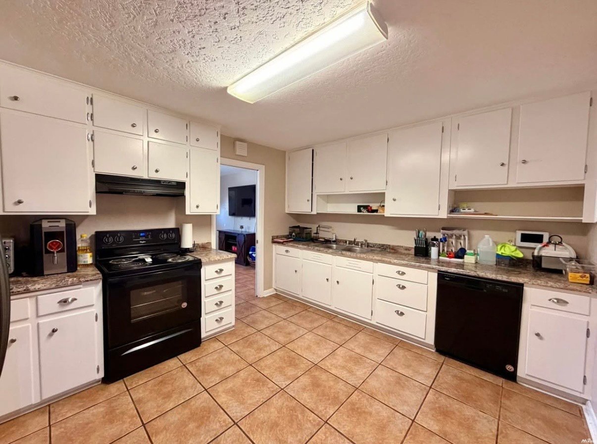 1121 N LLANO — photo 3