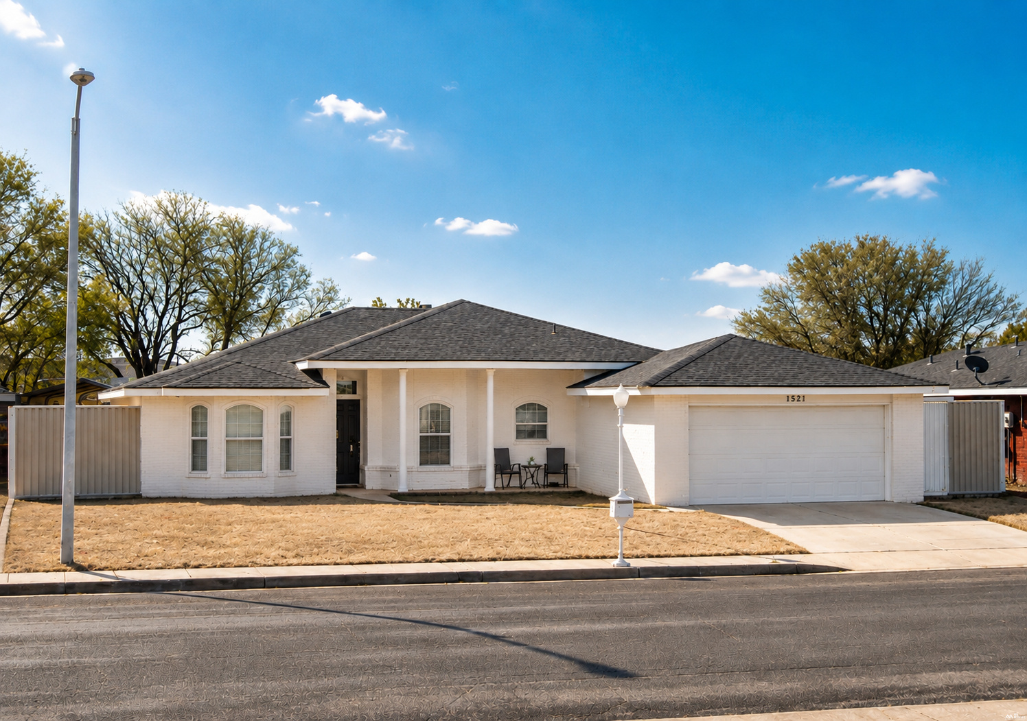 1521 W CAMINO DEL ARCO — exterior