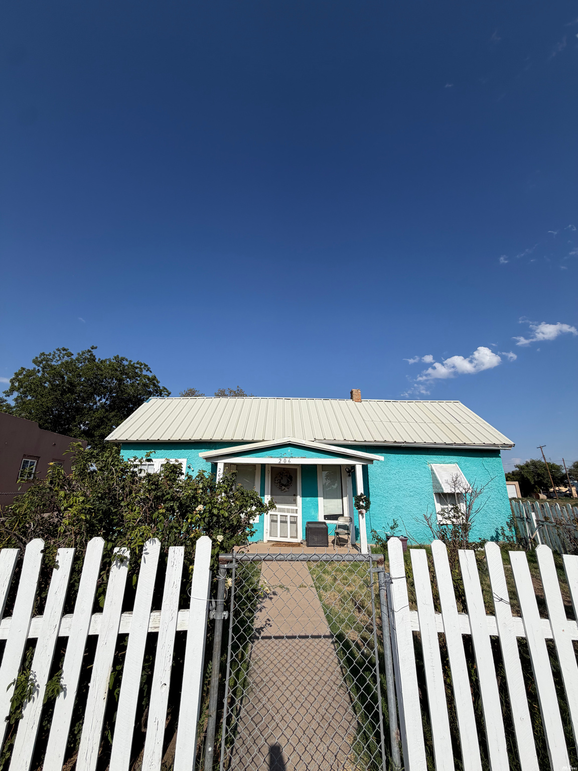 206 S KANSAS AVE — exterior