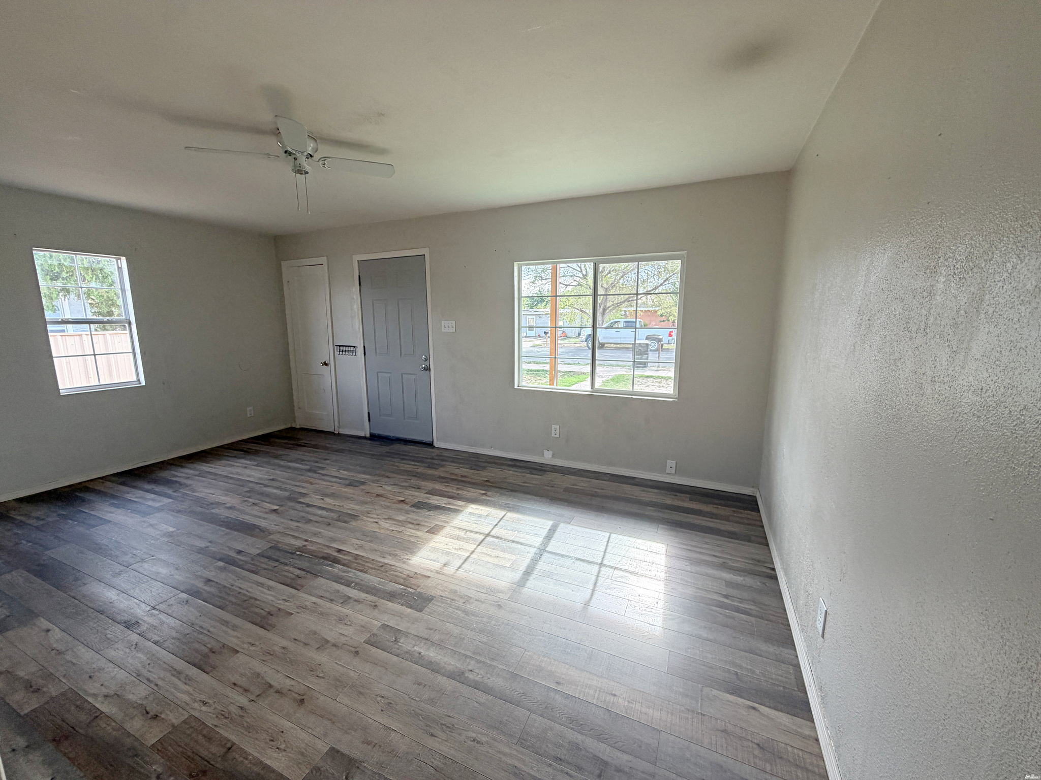 1615 N OHIO Ave — photo 3