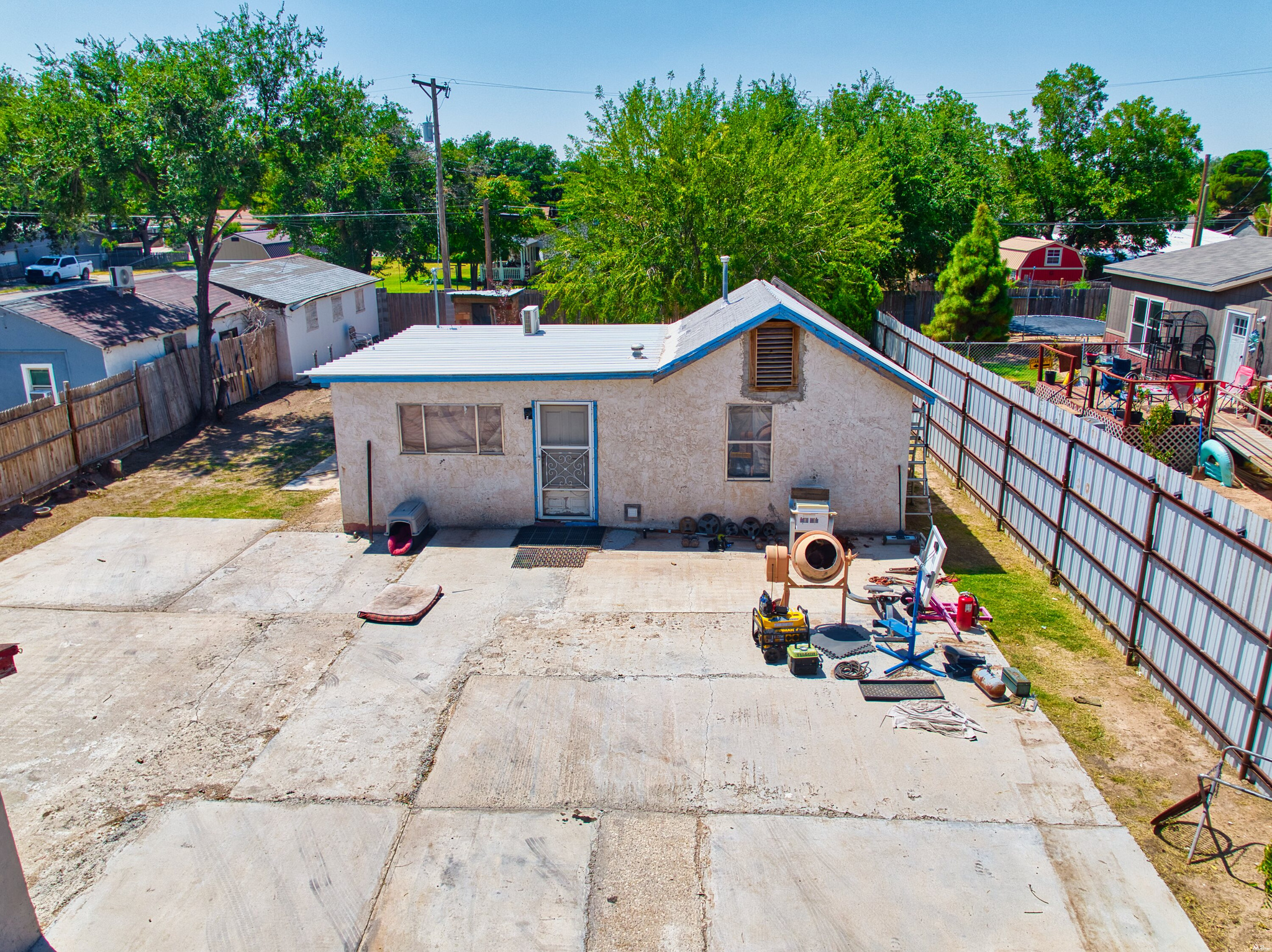 703 W LEA ST — photo 3