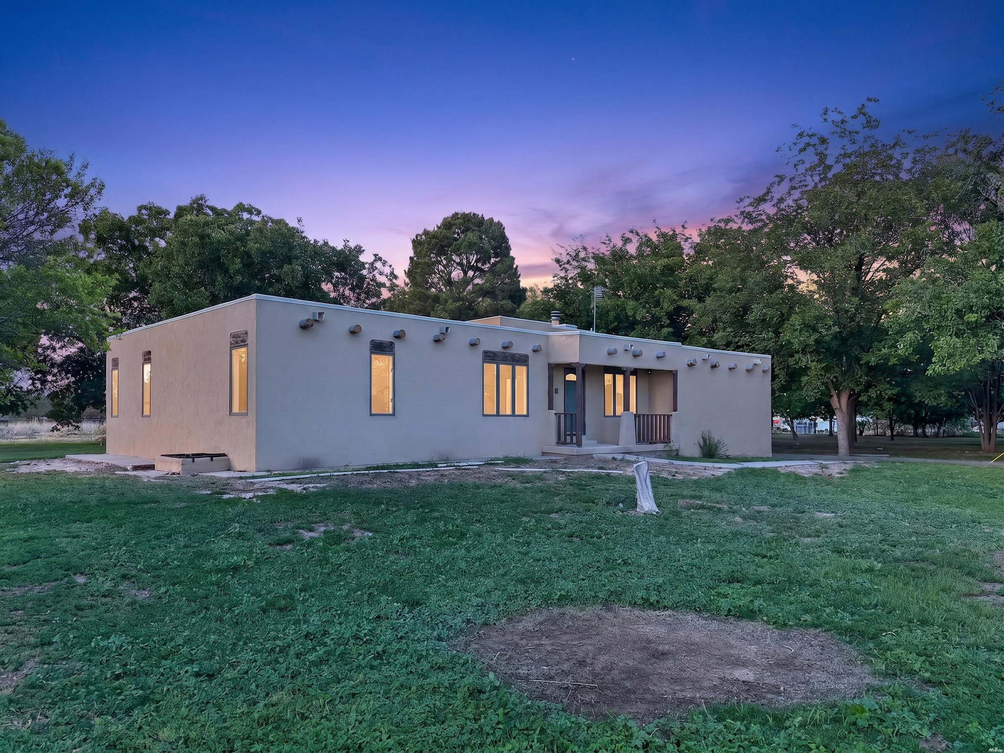 1705 E COLLEGE BLVD — exterior