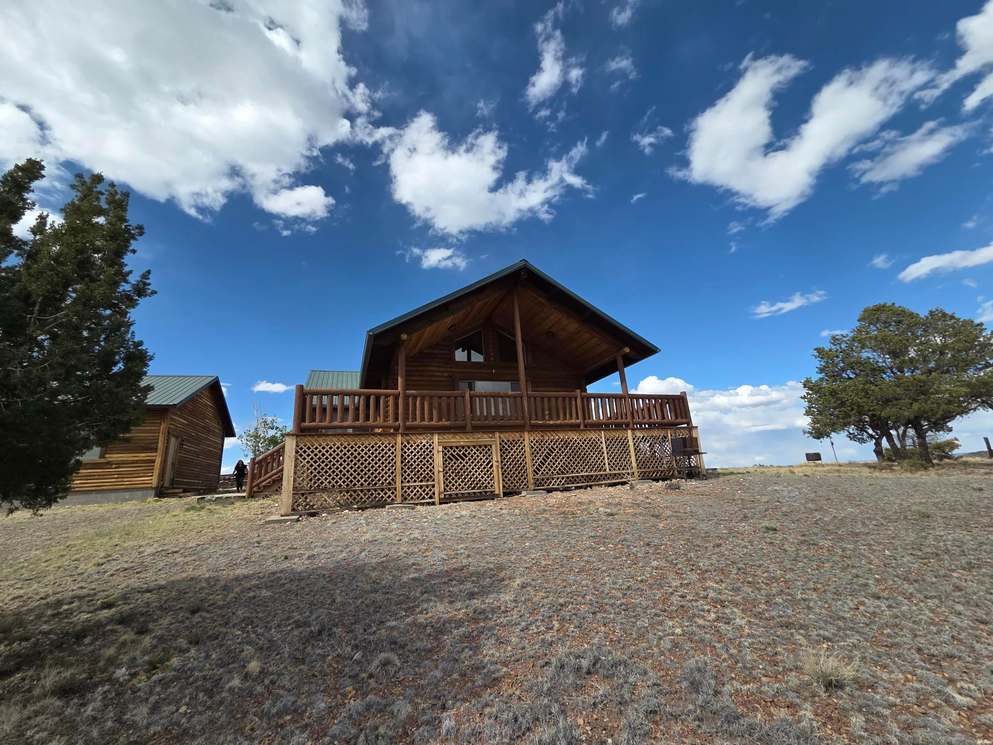 217 Deer Cir — photo 2