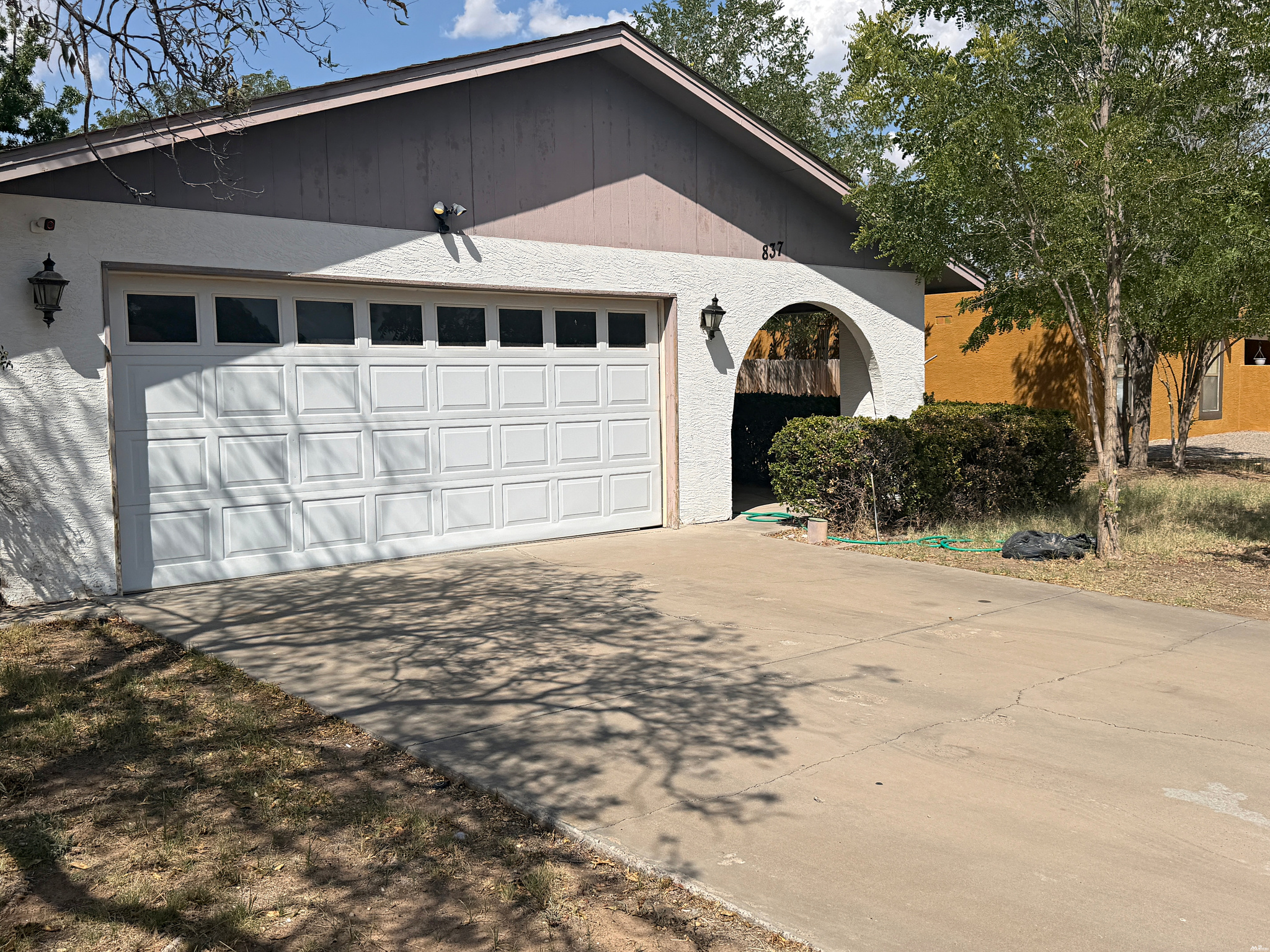 837 Agate RD — photo 2