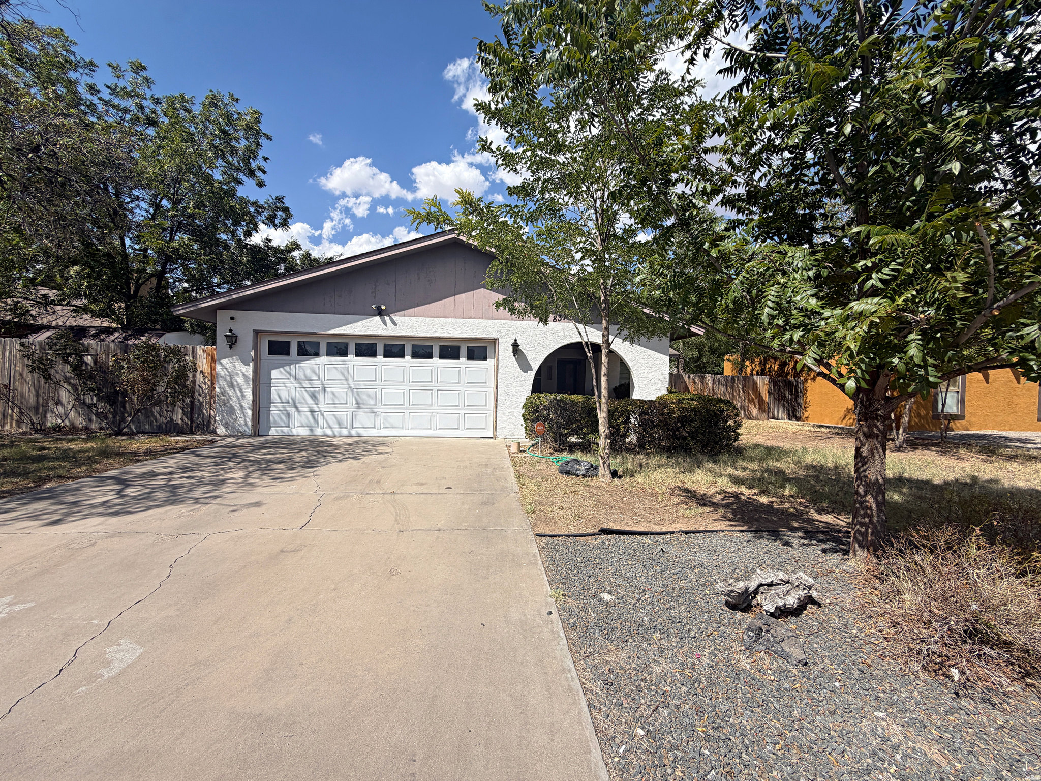 837 Agate RD — exterior