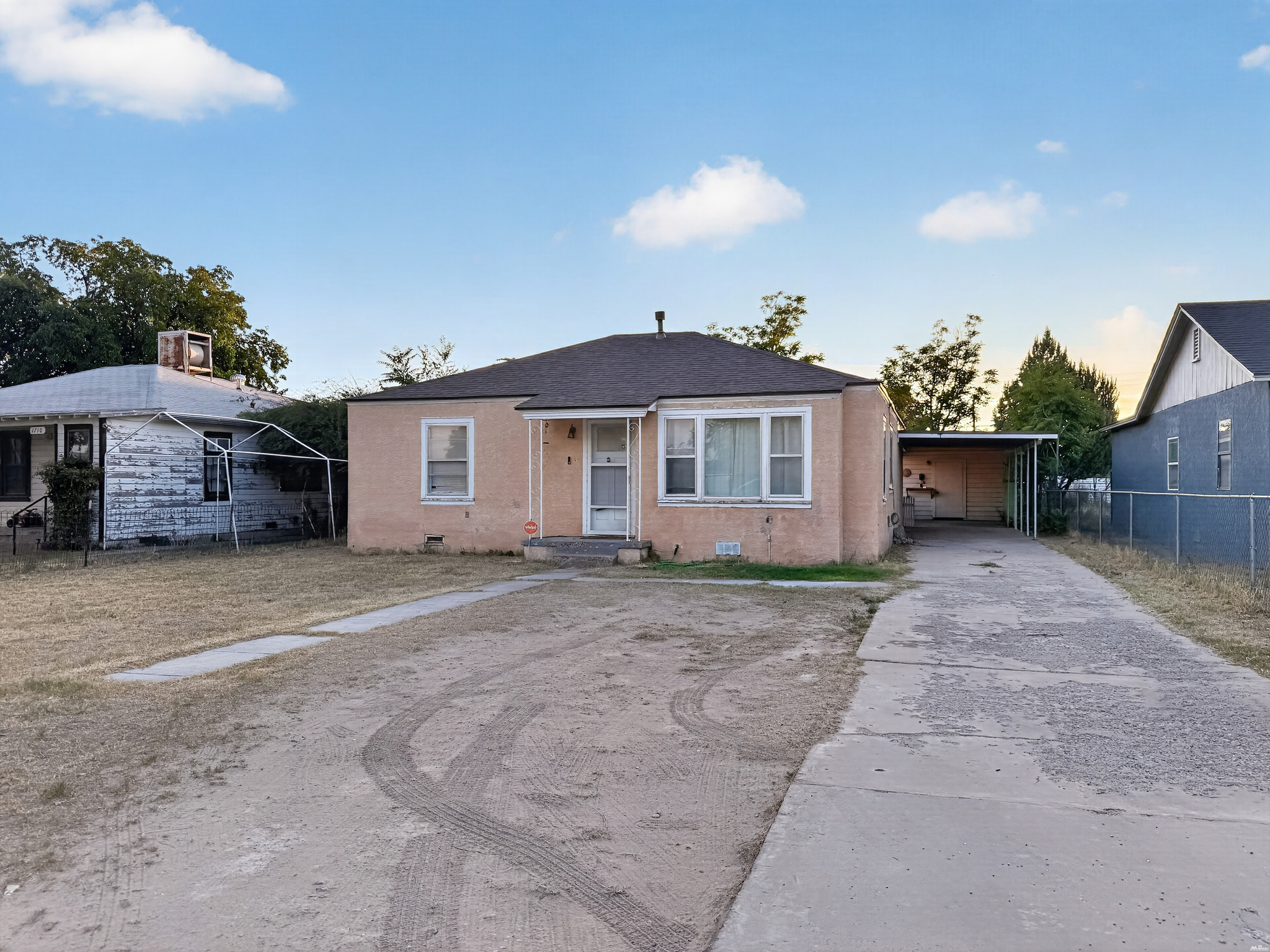 1712 N Kansas Avenue — photo 2