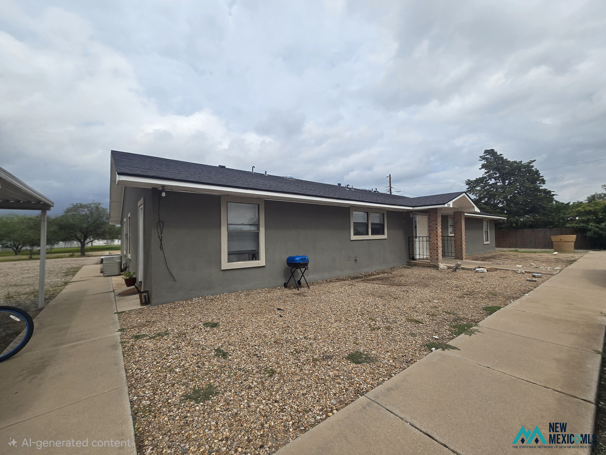 1201 W Hobbs ST — photo 2