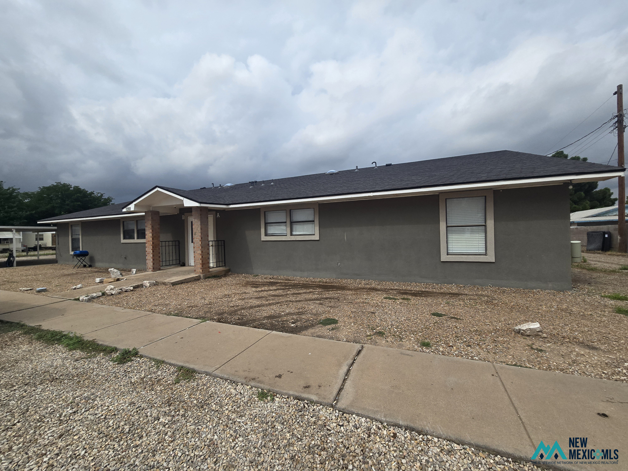1201 W Hobbs ST — photo 3