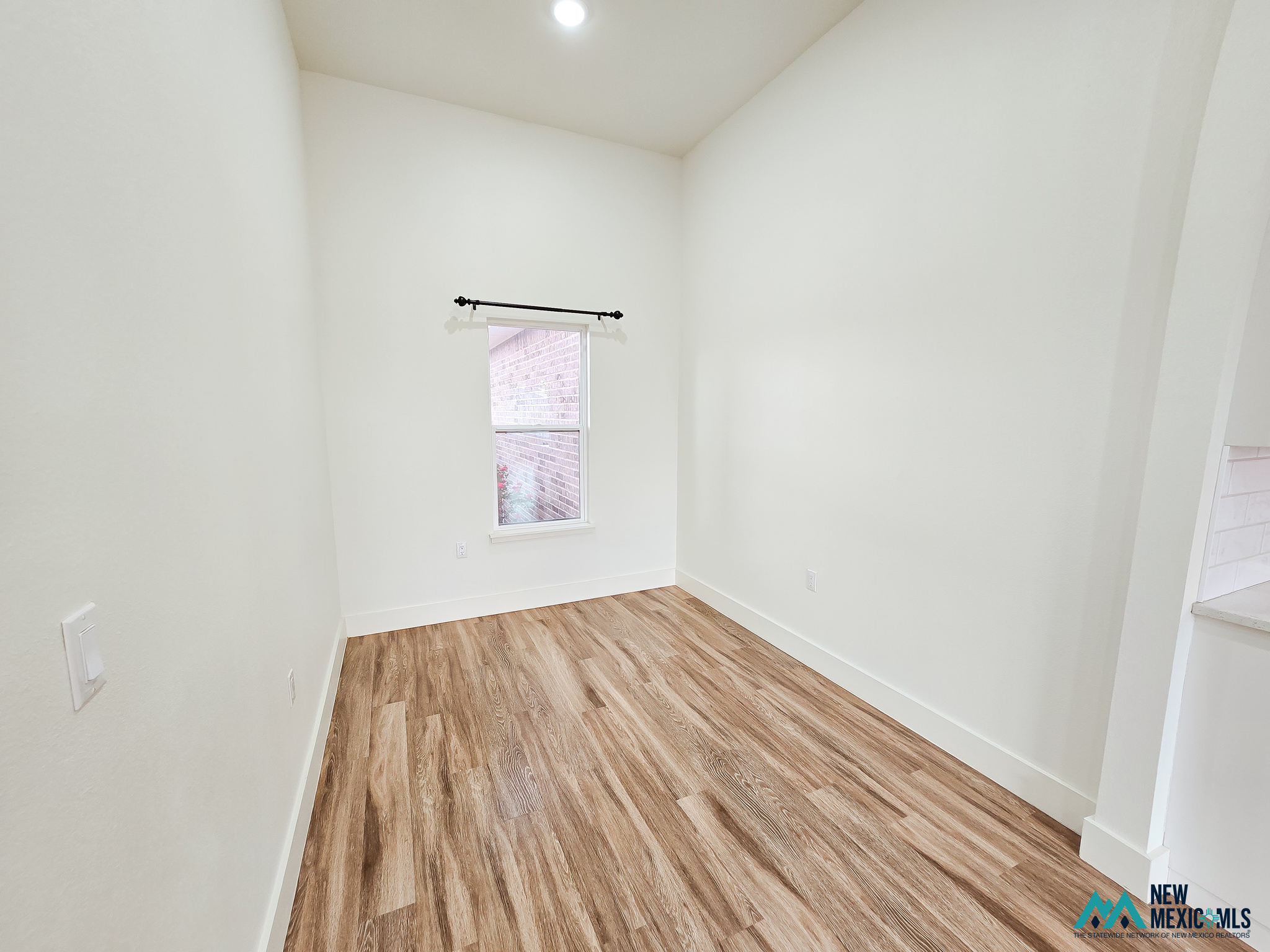 204 ABBEY RD — photo 4
