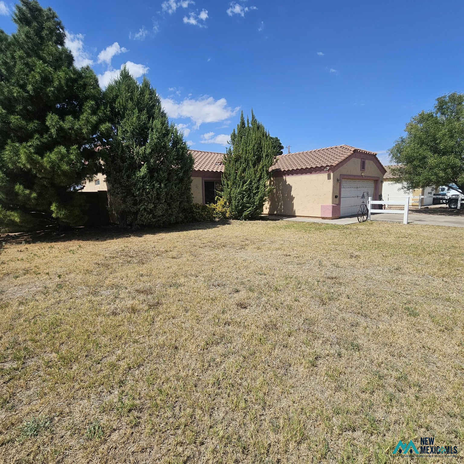 2204 S Richardson AVE — photo 2