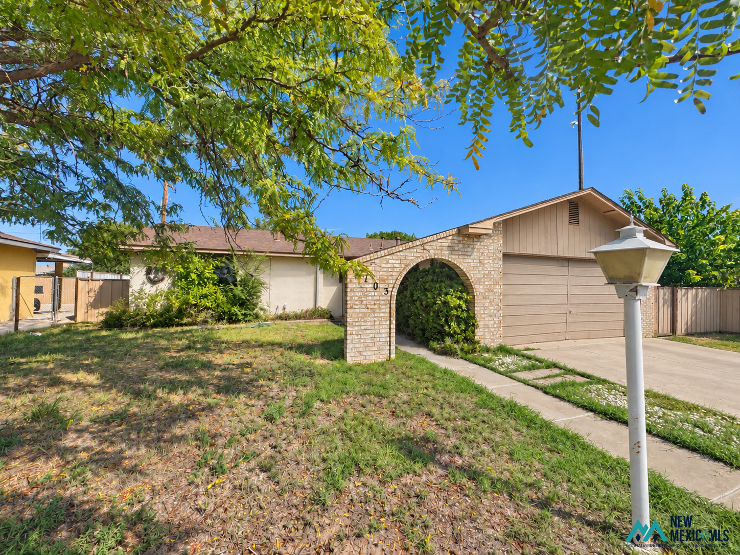 703 Gayle — exterior