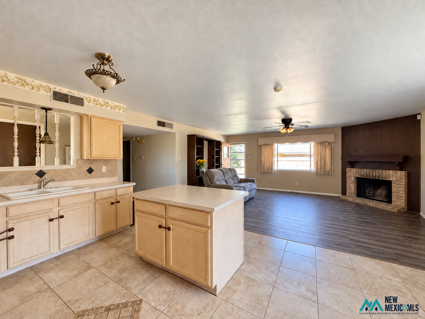 703 Gayle — photo 2