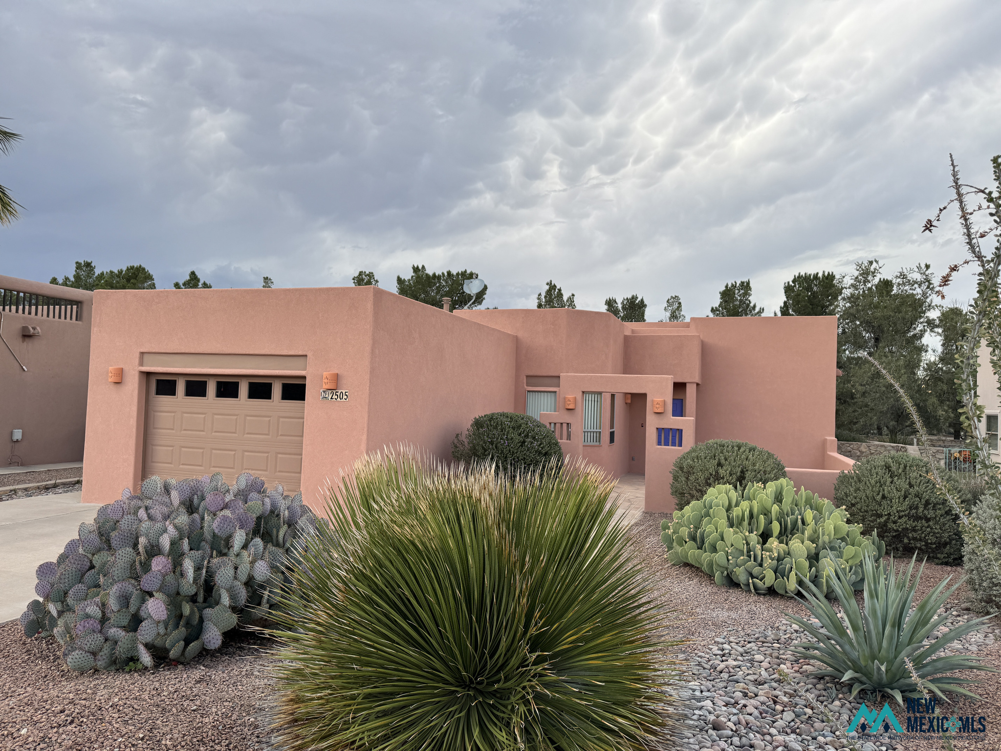 2505 Fairway Dr — photo 2