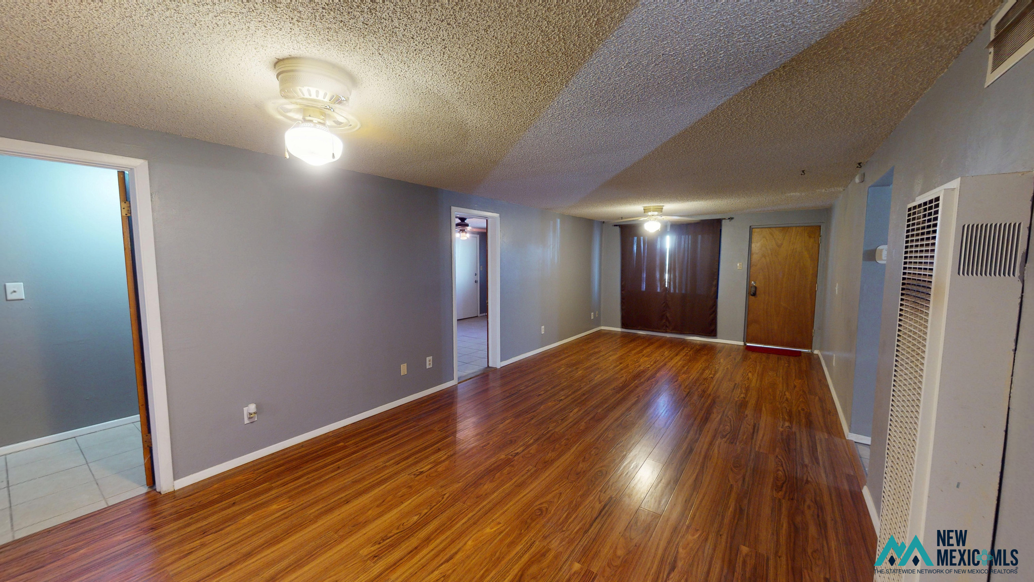 906 Sunset Blvd — photo 2