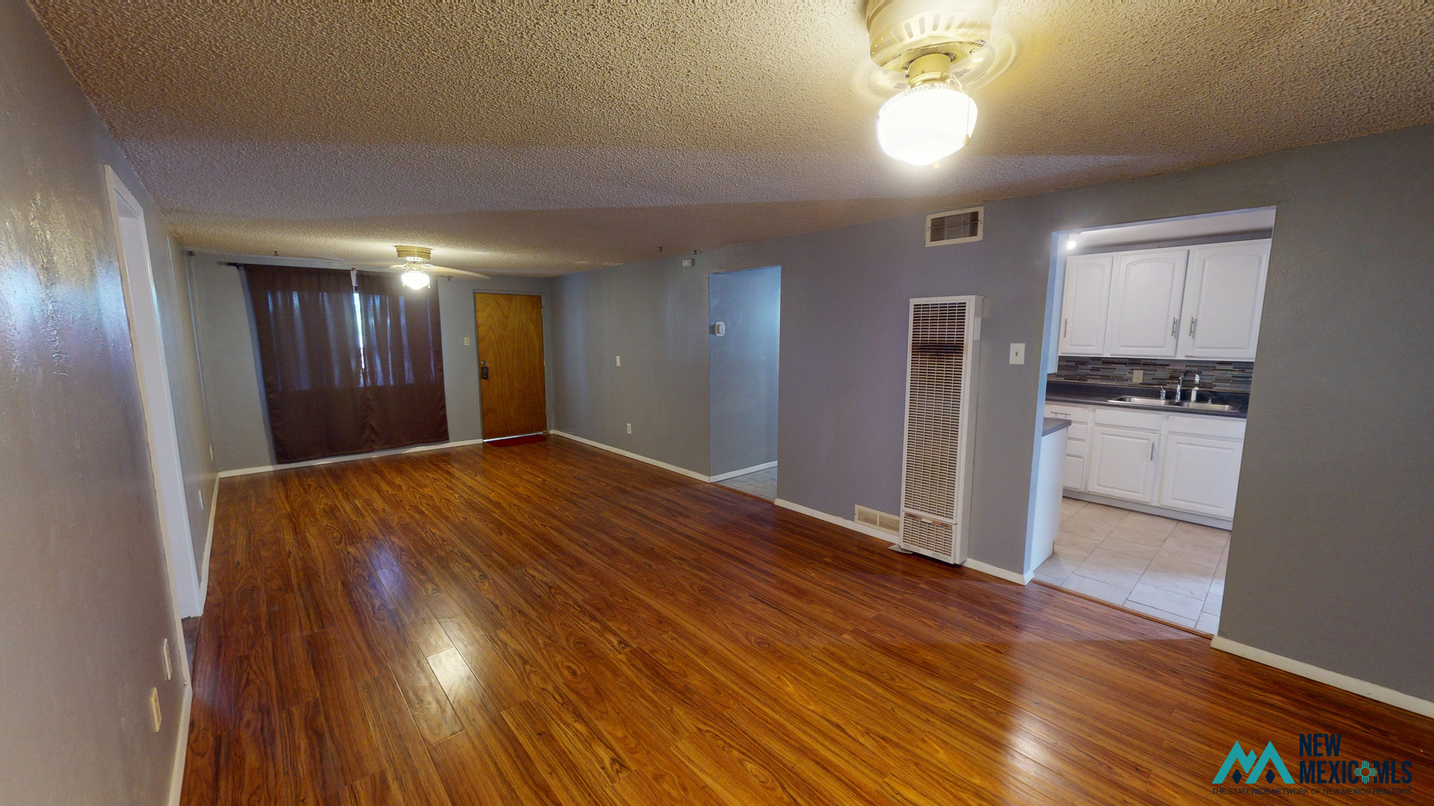 906 Sunset Blvd — photo 3