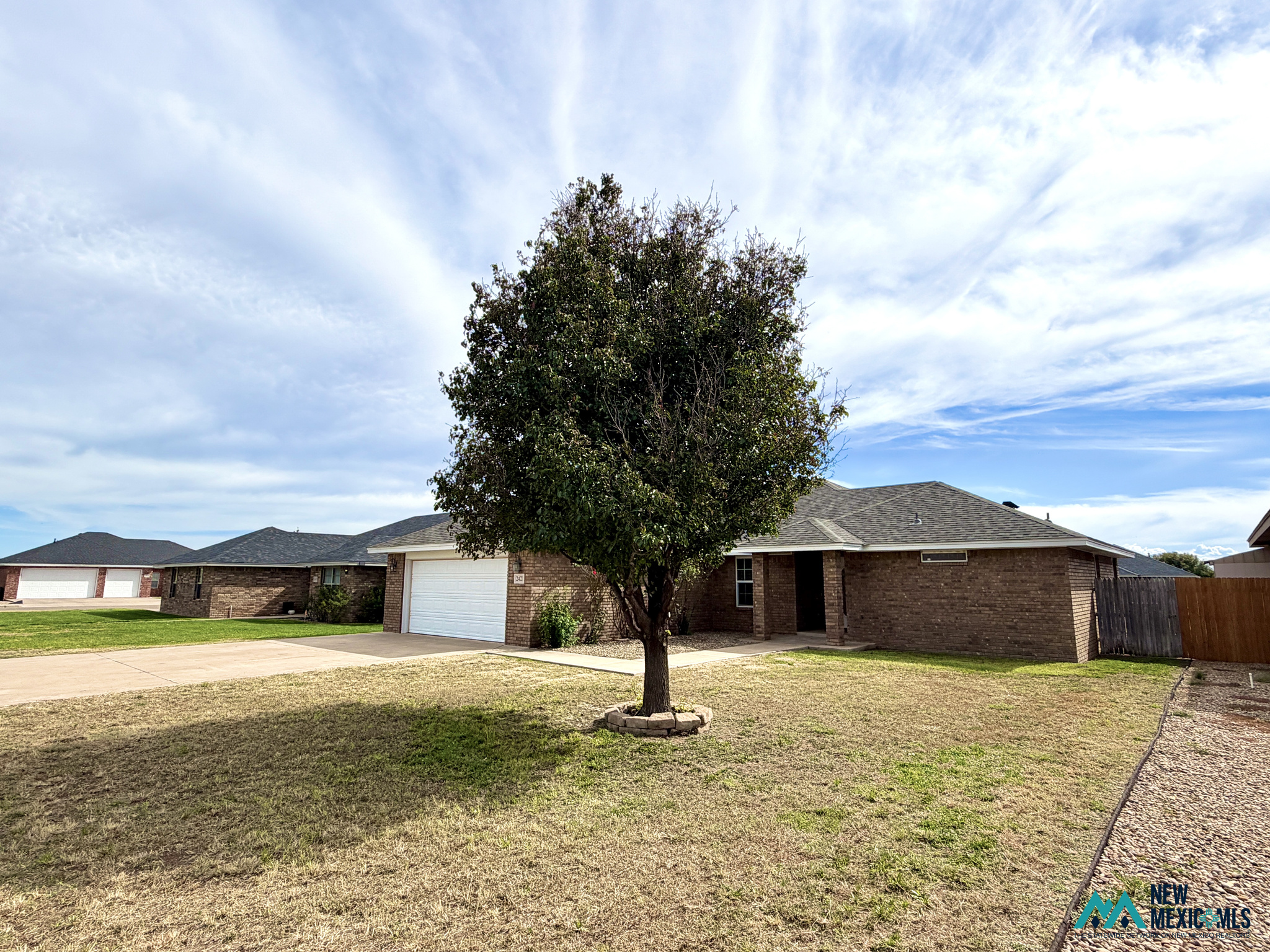 2421 Flagstone Dr — photo 2