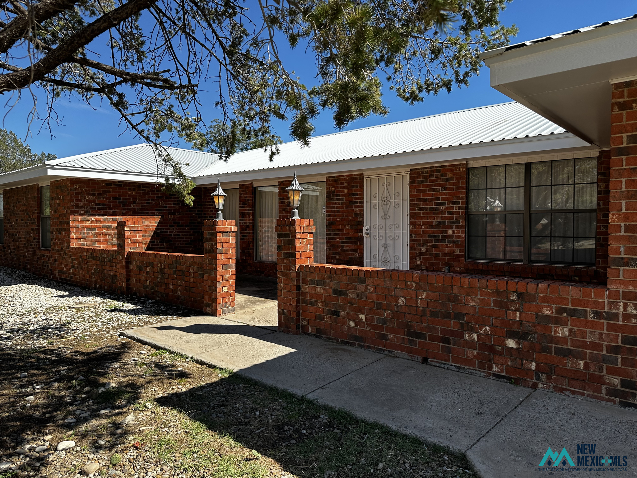 605 Estrellita Dr — photo 3