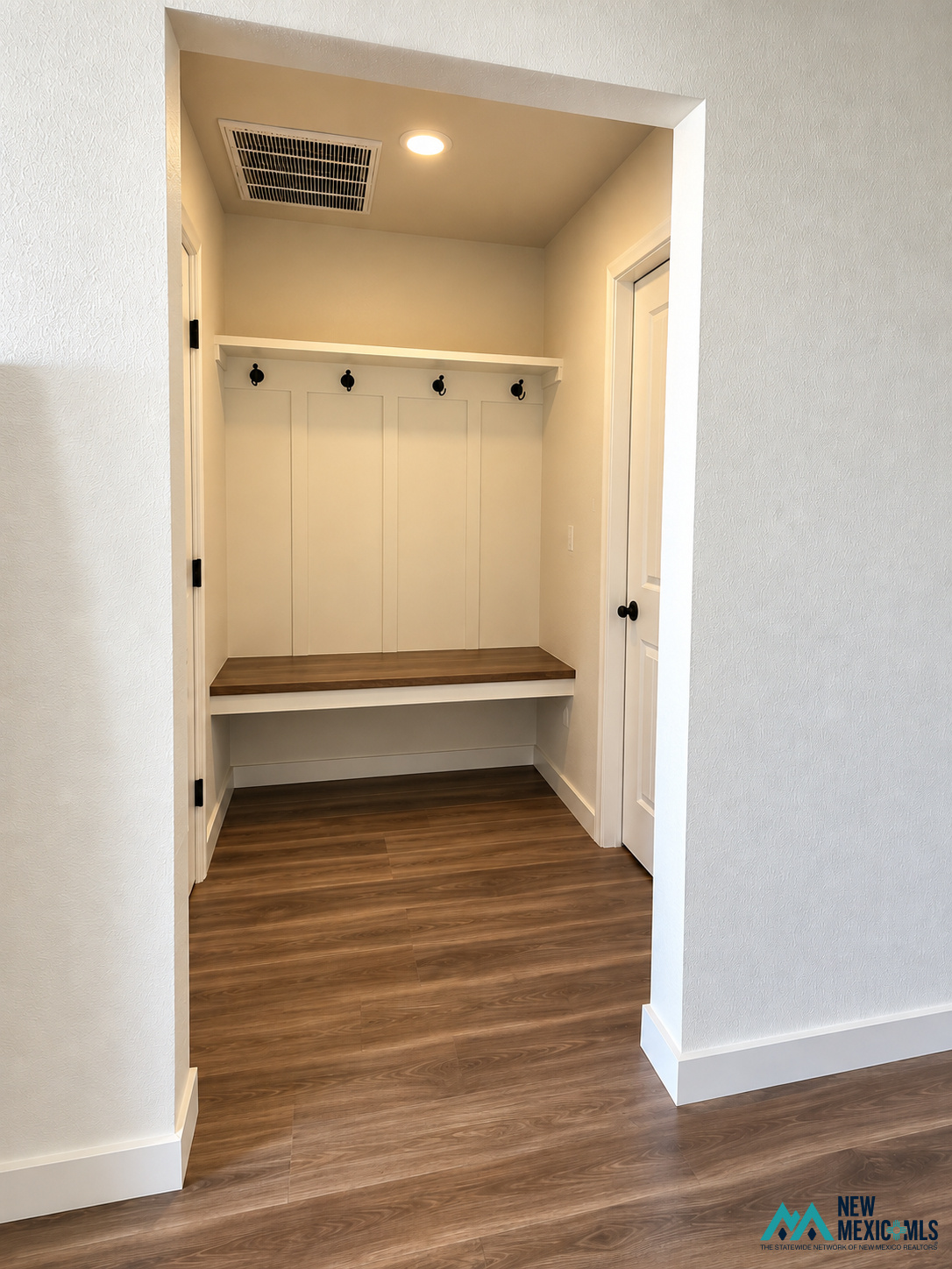 1136 E Aventura — photo 5