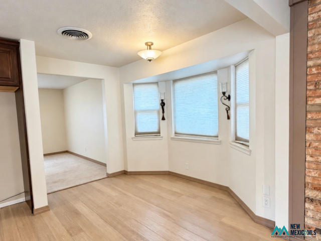 2100 N Fowler St — photo 5