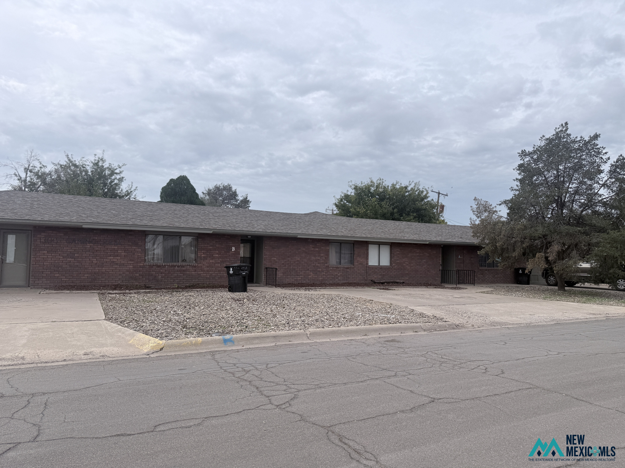 1100 S Sunset Ave — photo 2