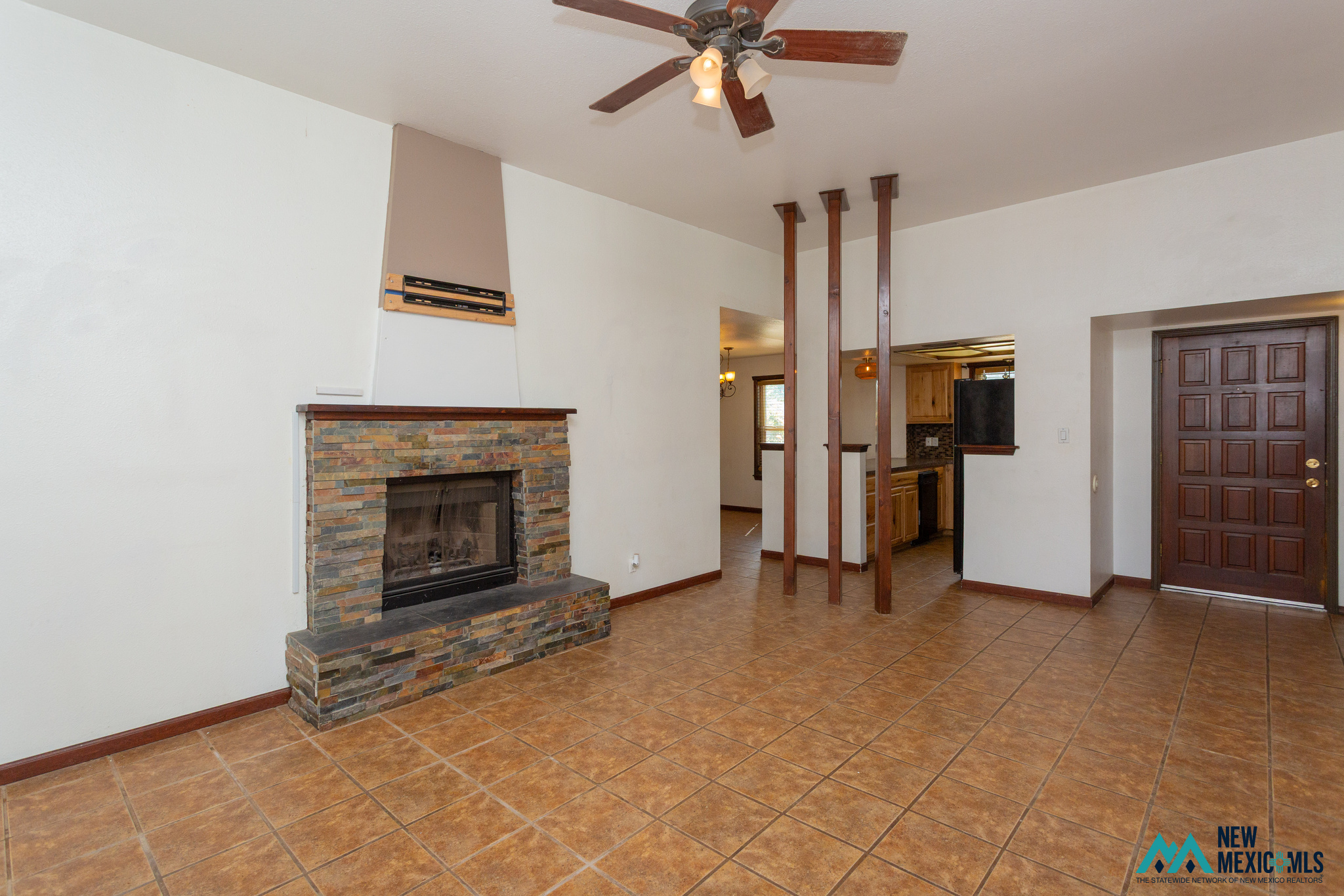 1009 Ivy Dr — photo 4