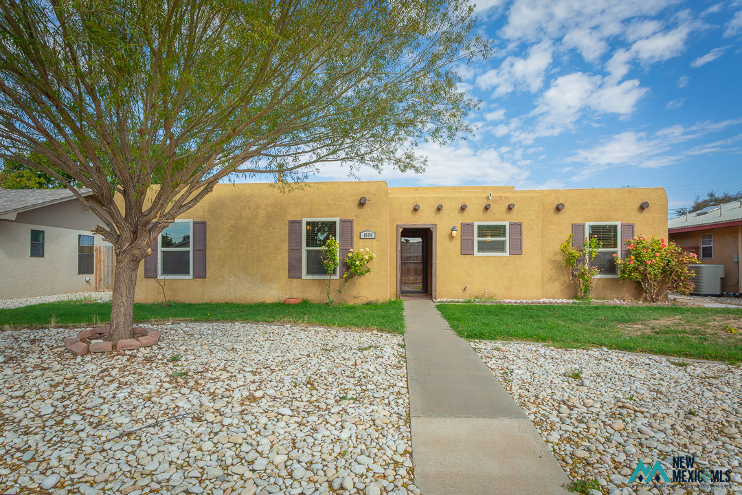 1009 Ivy Dr