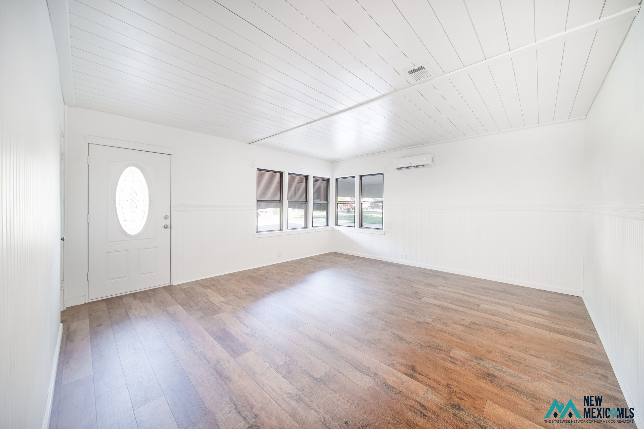 916 N Alameda St — photo 5