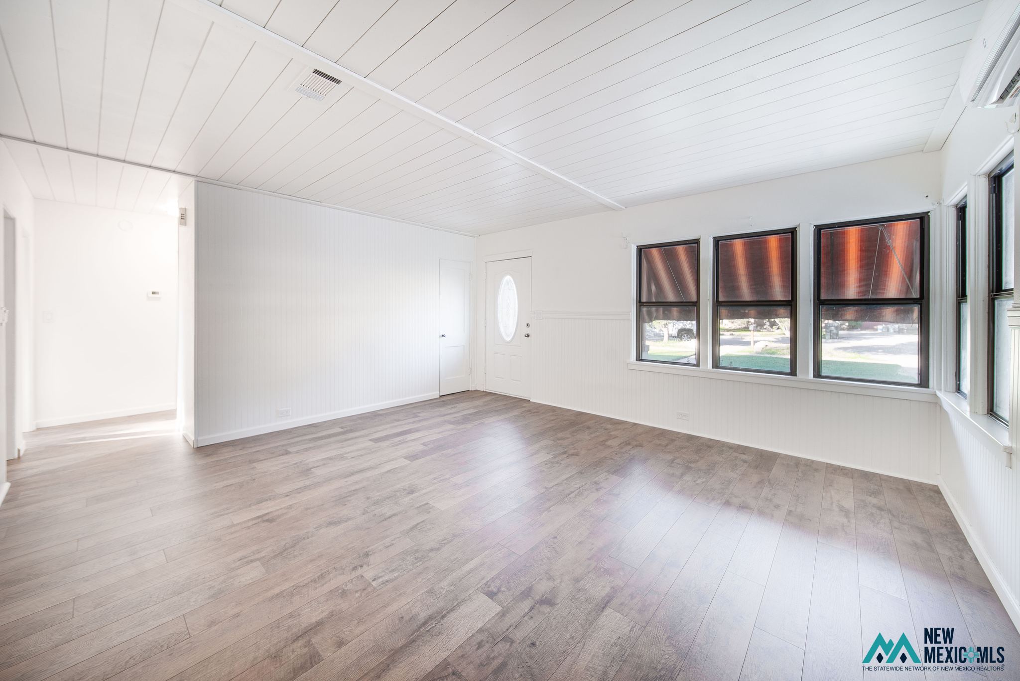 916 N Alameda St — photo 3